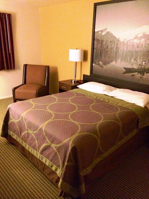 Super 8 By Wyndham Idaho Falls Esterno foto