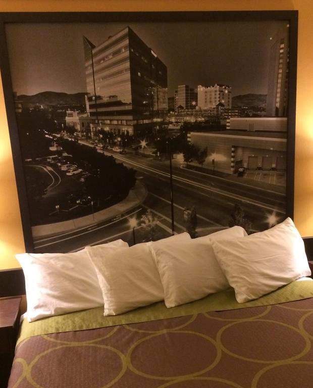Super 8 By Wyndham Idaho Falls Esterno foto